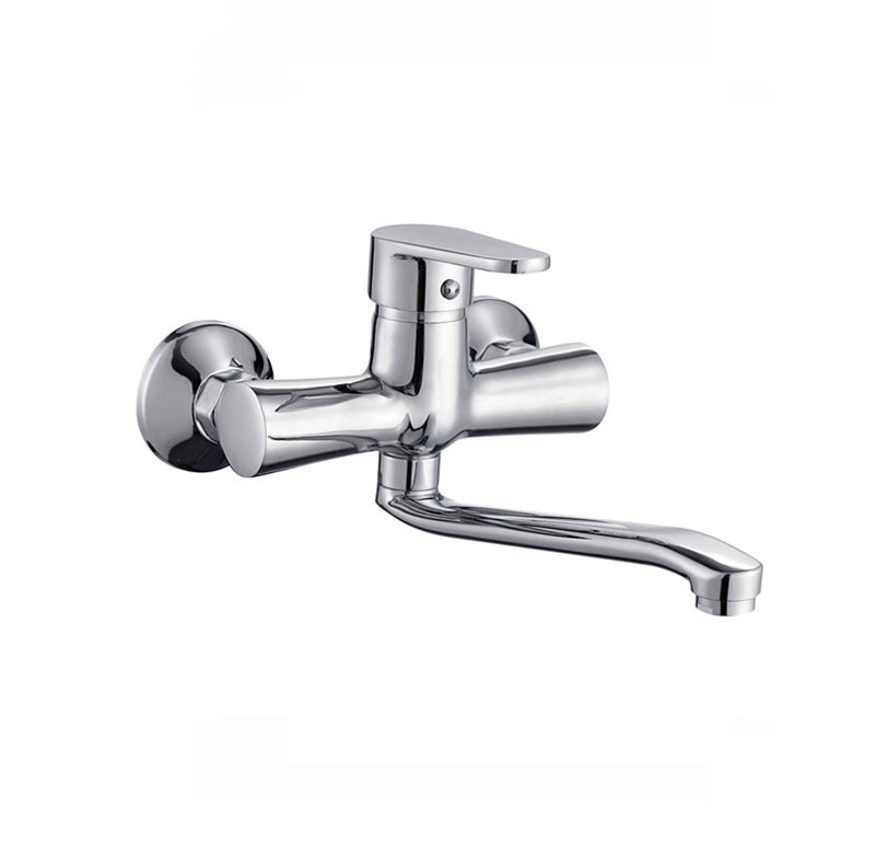 Uso de grifos mezcladores de baño en el baño KM1839